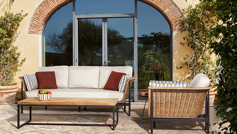 L’unica Greece Oturma Grubu ile hayat dışarıda yaşanıyor!