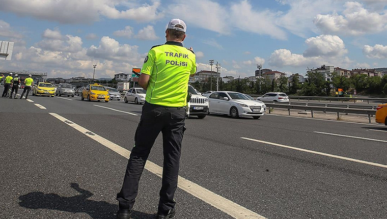 Bakanlıktan Kurban Bayramı tatili için 81 il valiliğine "trafik" genelgesi!