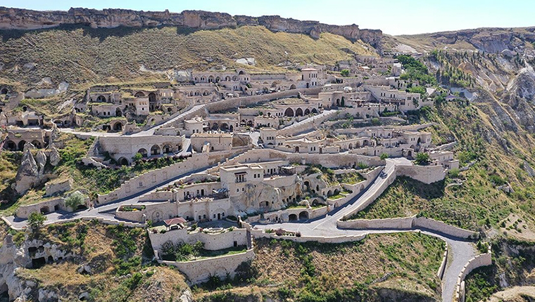 Kapadokya'da kaderine terk edilen tarihi konaklar turizme kazandırıldı