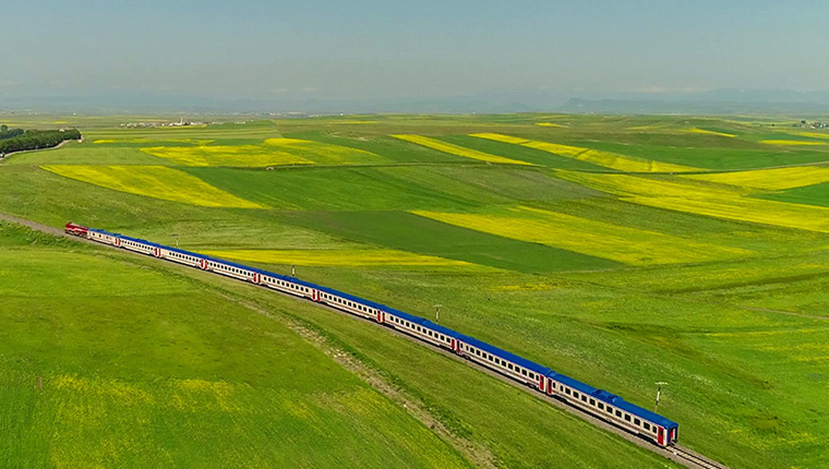 Doğu Ekspresi, 6 ayda 215 bin yolcuyu ağırladı 