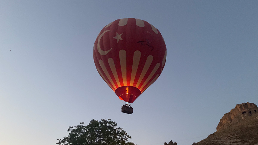 "Kayseri'nin Kapadokyası" Soğanlı Vadisi'nde sıcak hava balonu uçuşları başladı