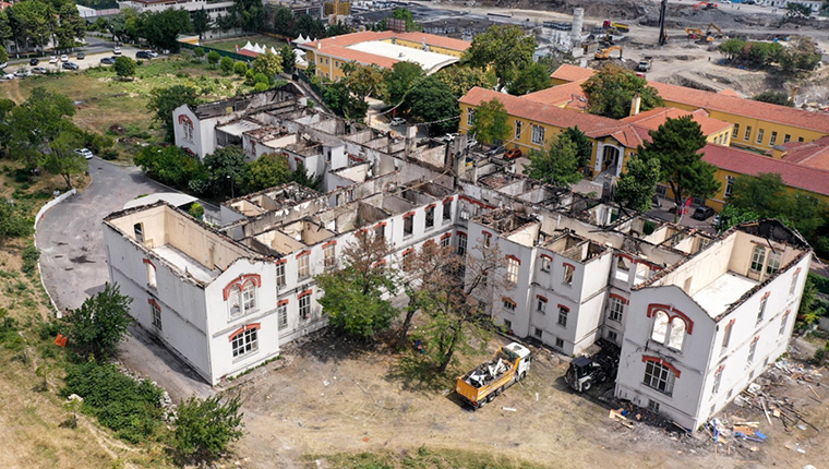 Balıklı Rum Hastanesi'ndeki yangının çıkış nedeni belirlenemedi