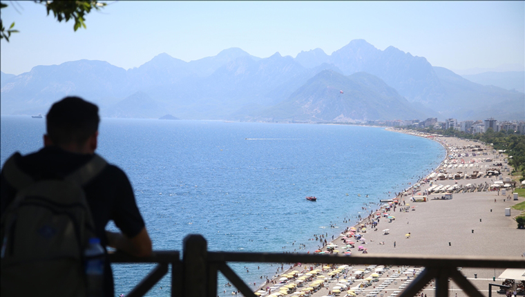 Antalya'ya gelen yabancı turist sayısı 8 milyonu aştı!