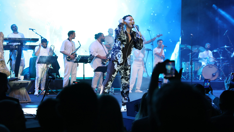 Vesen Yalıları'nda Edis ve Murat Dalkılıç'la yaza veda!