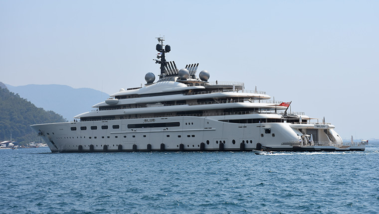 Şeyh Mansur'un lüks mega yatı "Blue" Marmaris'te!