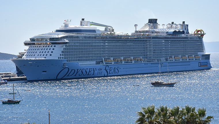 Bodrum'a 2 kruvaziyerle 5 bin 316 yolcu geldi!