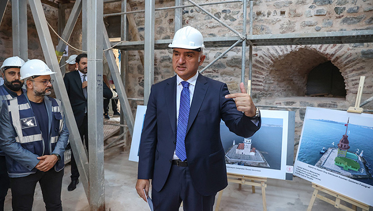 Bakan Ersoy, Kız Kulesi’ndeki restorasyonu yerinde anlattı!