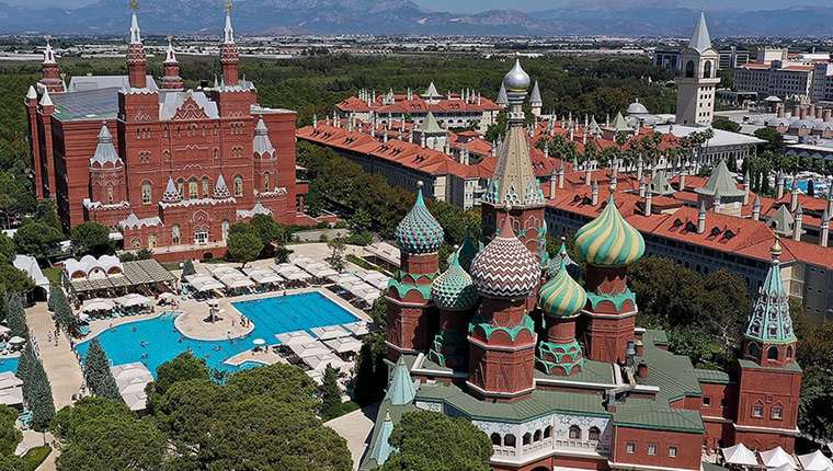 Antalya'daki tematik oteller turistlerden büyük ilgi görüyor