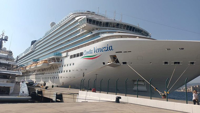 Bodrum'a "Costa Venezia" kruvaziyeri ile 1523 yolcu geldi