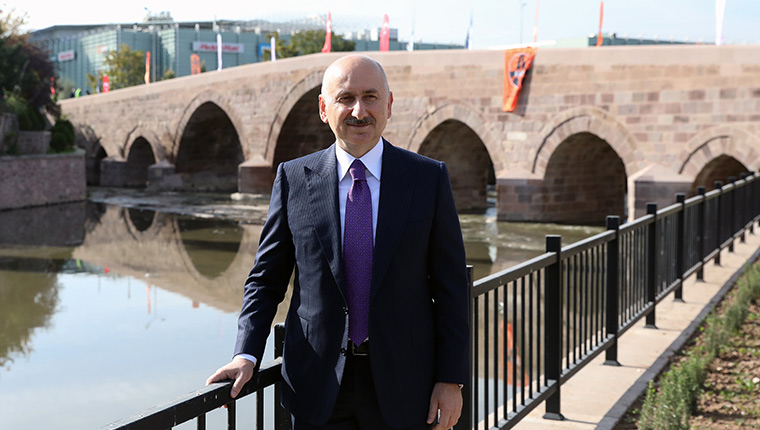 Bakan Karaismailoğlu, restore edilen tarihi Akköprü'nün açılışını yaptı!