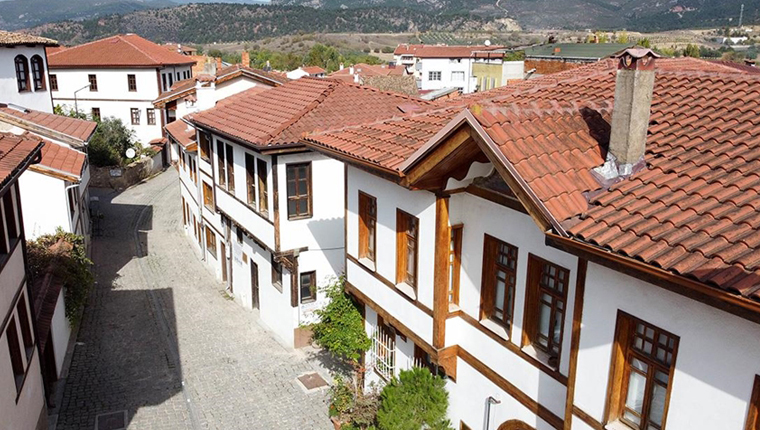 Osmaneli'nin sokakları restorasyonla güzelleşiyor!