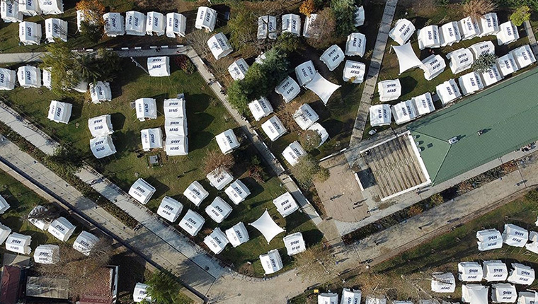 Düzce'de kurulan çadırlarda 4 bini aşkın depremzede konaklıyor