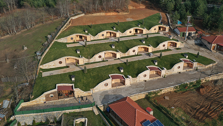 Bursa'da 50 milyon TL'lik yatırımla Hobbit Evi inşa etti!