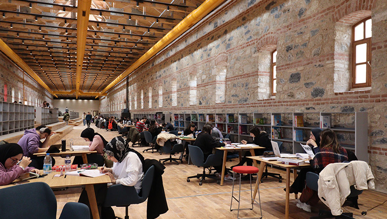 Rami Kütüphanesi'ni 5 günde 113 bin 500 kişi ziyaret etti