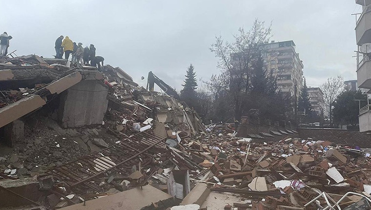 Kahramanmaraş'ta 7,6 büyüklüğünde yeni deprem!