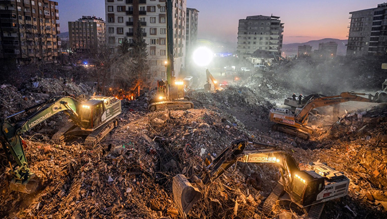 Deprem bölgesinde 100 milyon ton enkaz çıkması bekleniyor!