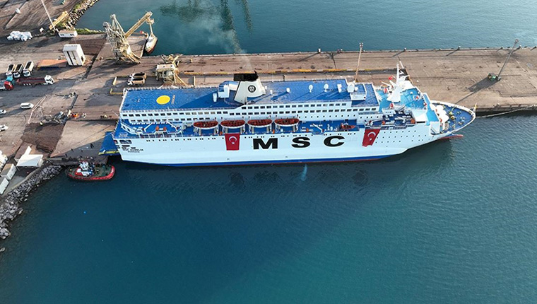 İskenderun Limanı'na demirleyen yolcu gemisi depremzedelere yuva oldu