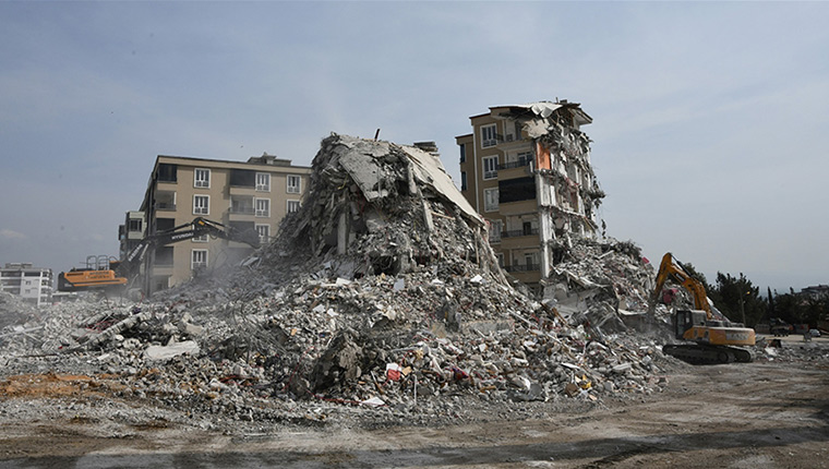 Depremlerde yıkılan binalarla ilgili kusuru bulunan 768 şüpheli hakkında işlem yapıldı