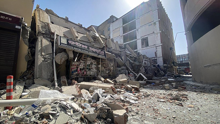 Deprem bölgesinde hasar tespit çalışmaları devam ediyor