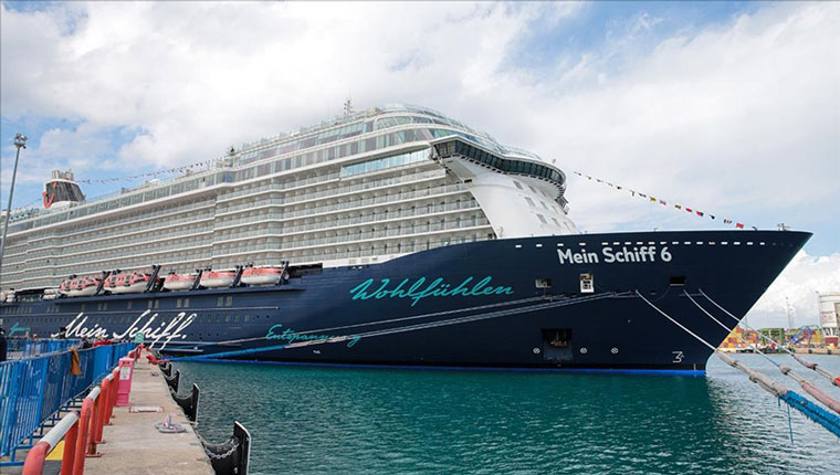 Antalya'ya bu yıl "yüzen oteller" ile 40 bin yolcu bekleniyor