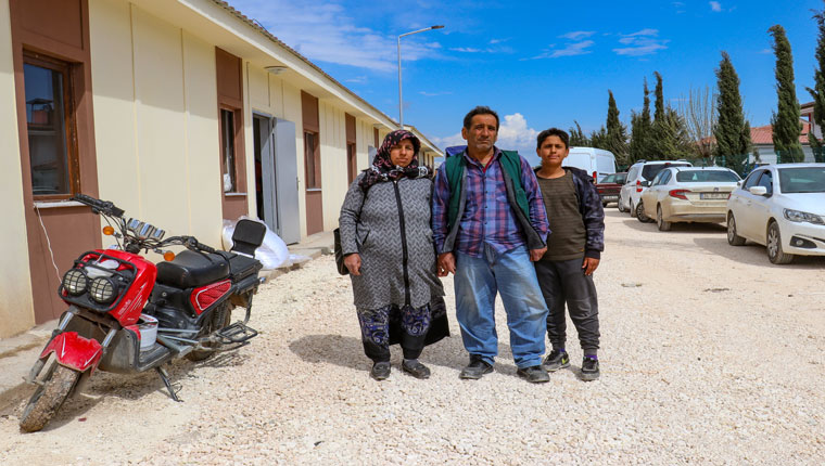 Adıyaman'da depremzedeler prefabrik evlere yerleştiriliyor