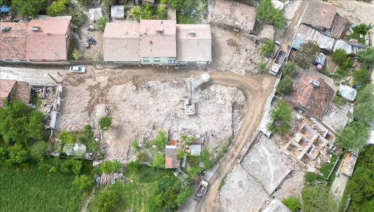 Malatya'da yıkım ve enkaz kaldırma çalışmaları devam ediyor!