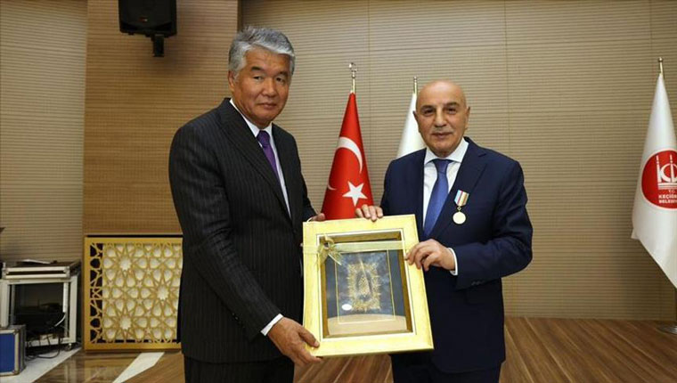 "Türk Cumhuriyetleri Geleneksel El Sanatları Sergisi" ziyarete açıldı!