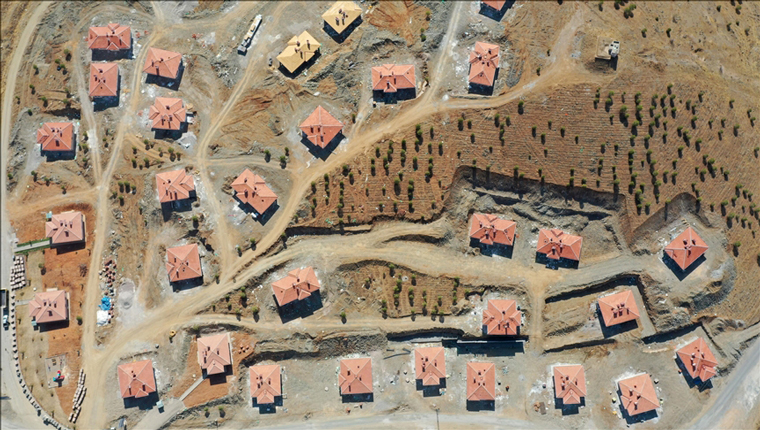 Türkoğlu'nda deprem konutları ekimde teslim edilecek!