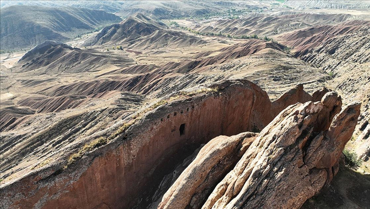 Sivas'ta Emirhan Kayalıkları turizme kazandırılacak!