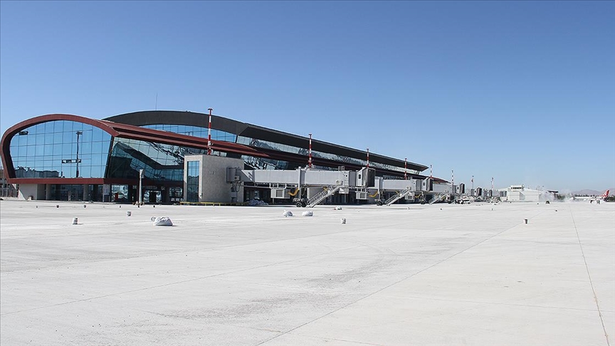 Kayseri Havalimanı yeni terminal binasının yüzde 99'u tamamlandı !