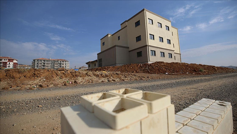 Nurdağı'nda birbirine geçmeli bloklarla yapılan 6 daire teslime hazır!