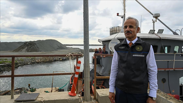 Depremde zarar gören İskenderun Limanı'nda bir rıhtım daha açıldı!