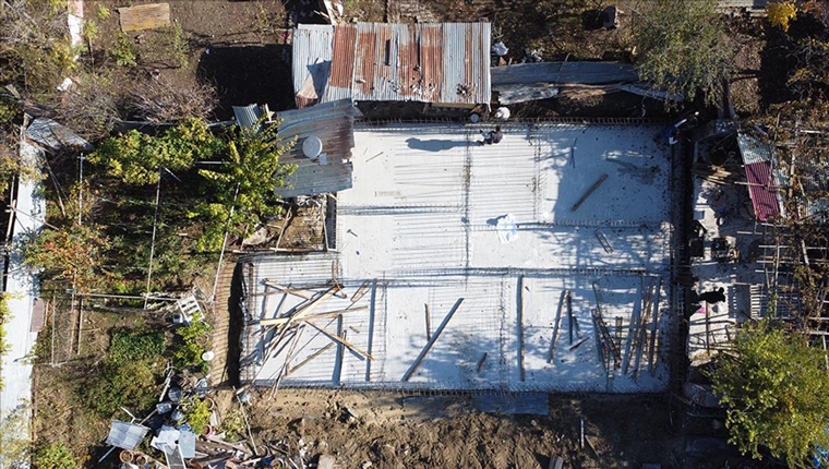 Elazığ'da "yerinde dönüşüm" diyen depremzedeler konut inşasına başladı!