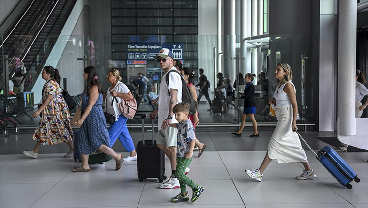 İstanbul havalimanlarını kullanan yolcu sayısı 100 milyonu geçti!