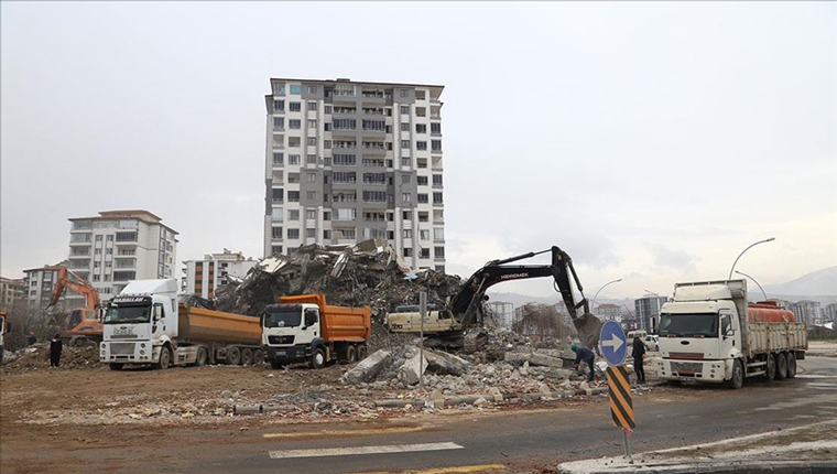 Deprem bölgesinde çalışmalar 930 şantiye ile devam ediyor!