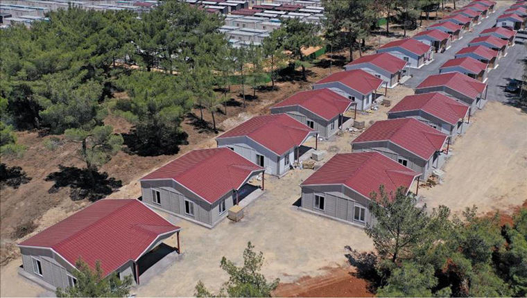 Karmod deprem bölgesinde 13 bin 600 adet yapı inşa etti!