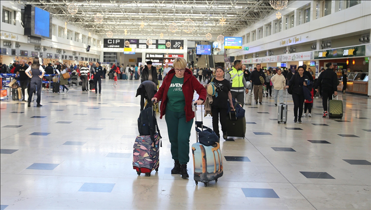 Antalya'ya iki ayda 500 bin turist geldi!