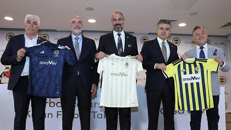 Fenerbahçe’de Kadın Futbol Takımı, arsaVev’e emanet