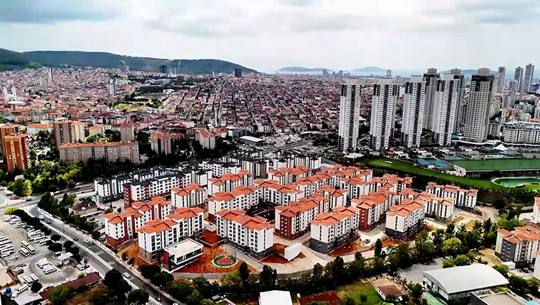 Ataşehir'de kentsel dönüşüm konut teslimleri devam ediyor