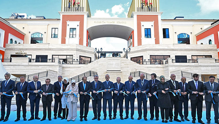 Lüks outlet Florentia Village açıldı